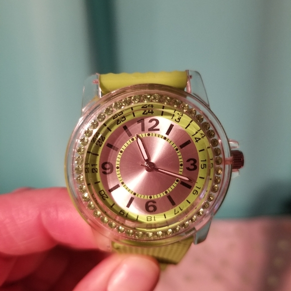 Watch - Picture 3 of 3